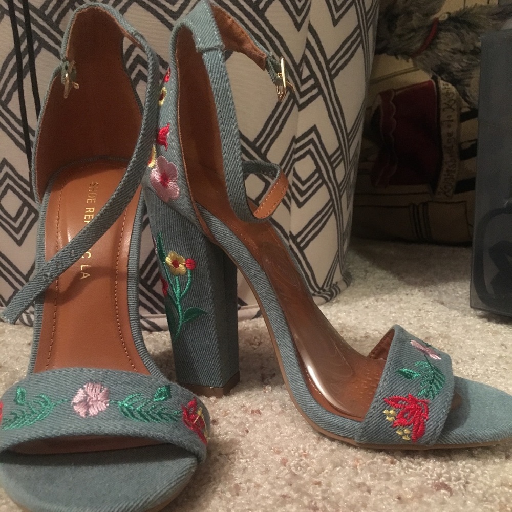 Women’s embroidered sandal heels